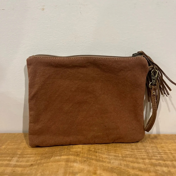 Myra bag Aztec and genuine cowhide make up/ toiletries bag or wristlet Nwot - Picture 2 of 6